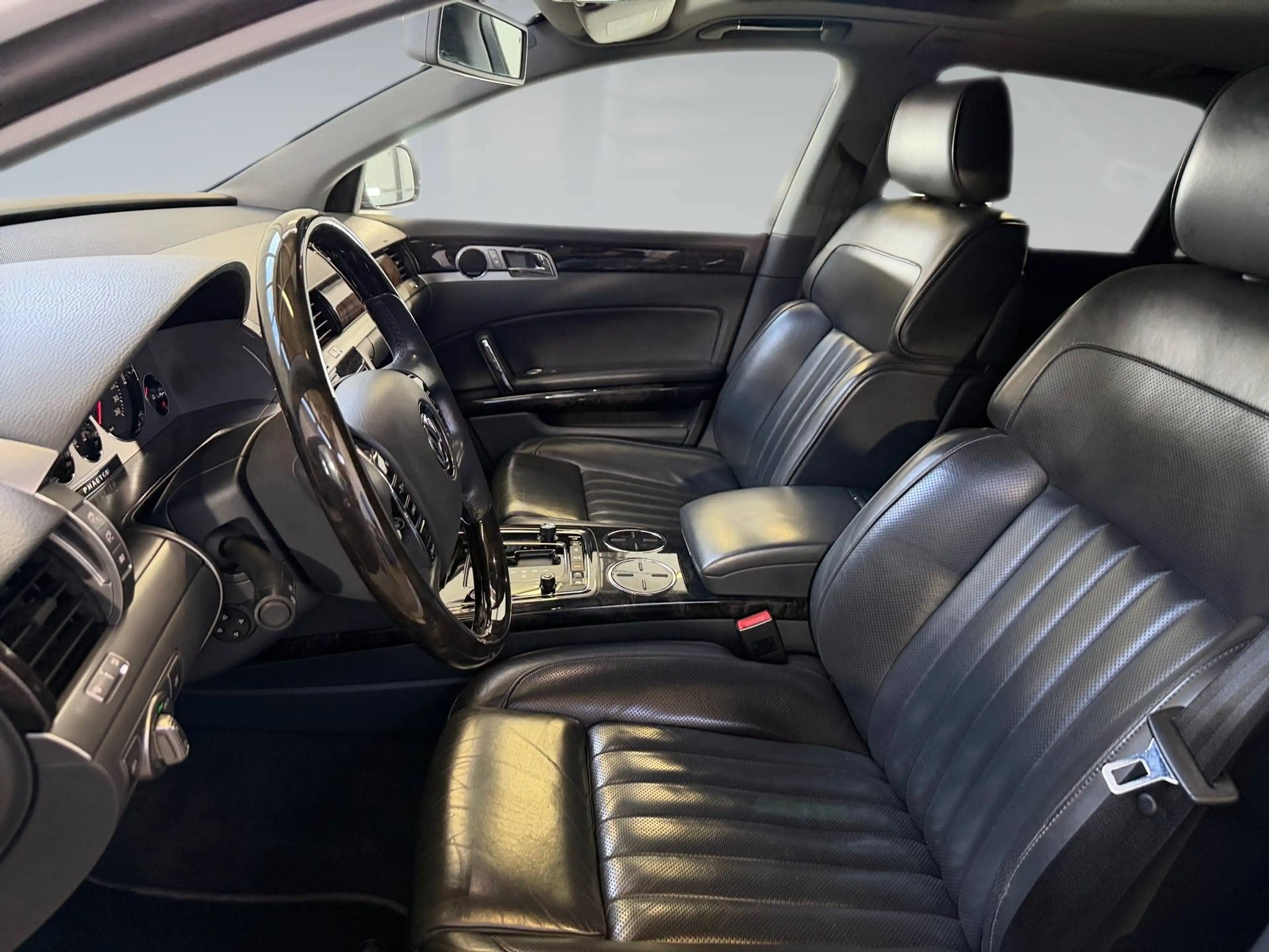 Volkswagen Phaeton 3.0 V6 TDI 4Motion (5-Sitzer) — photo 9