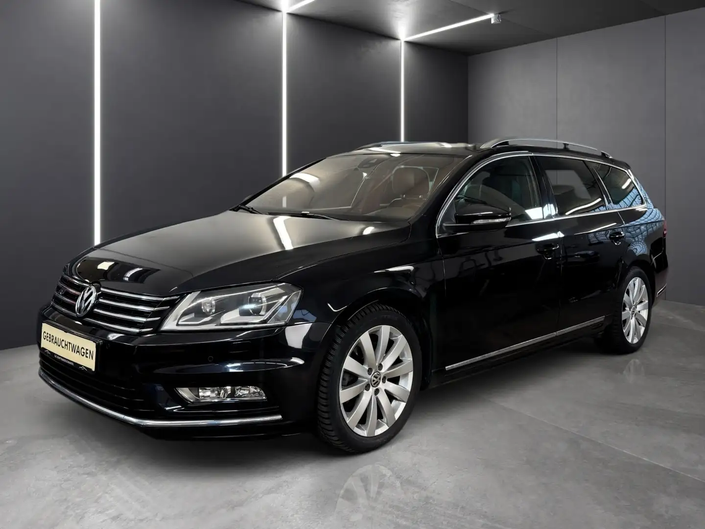 Volkswagen Passat Variant Highline 2,0 TDI DSG 4Motion - Xenon, Stand.Hzg Zwart - 1