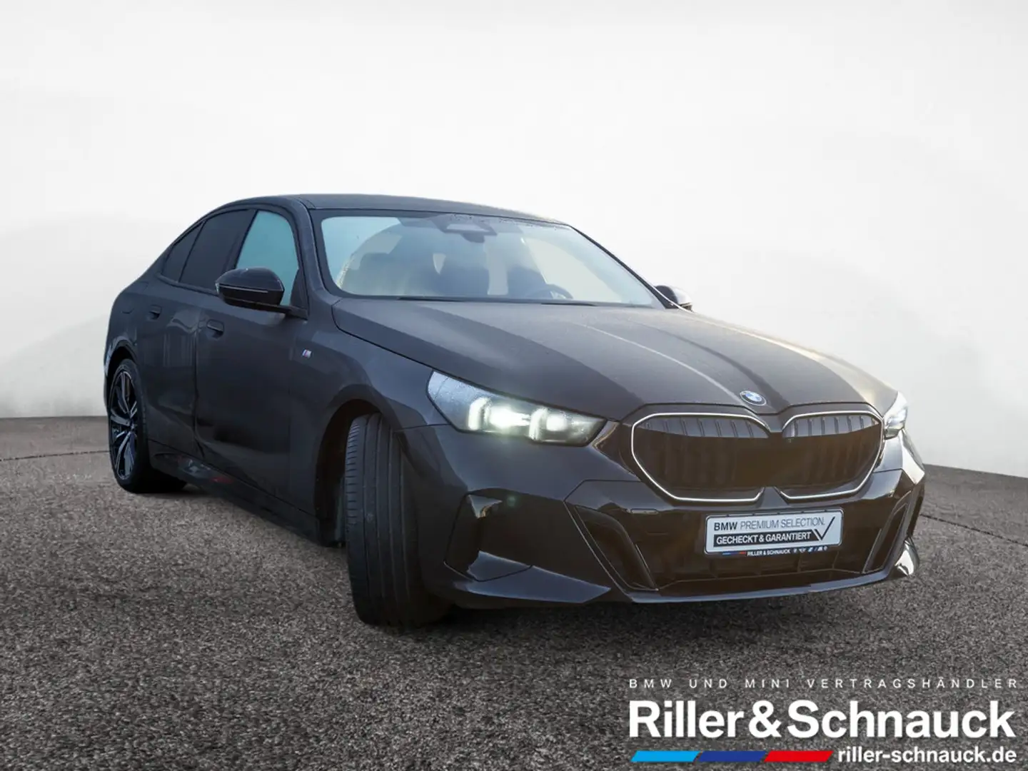 BMW 520 d xDrive M-Sport H/K NAVI AHK ACC HUD 360° Schwarz - 2