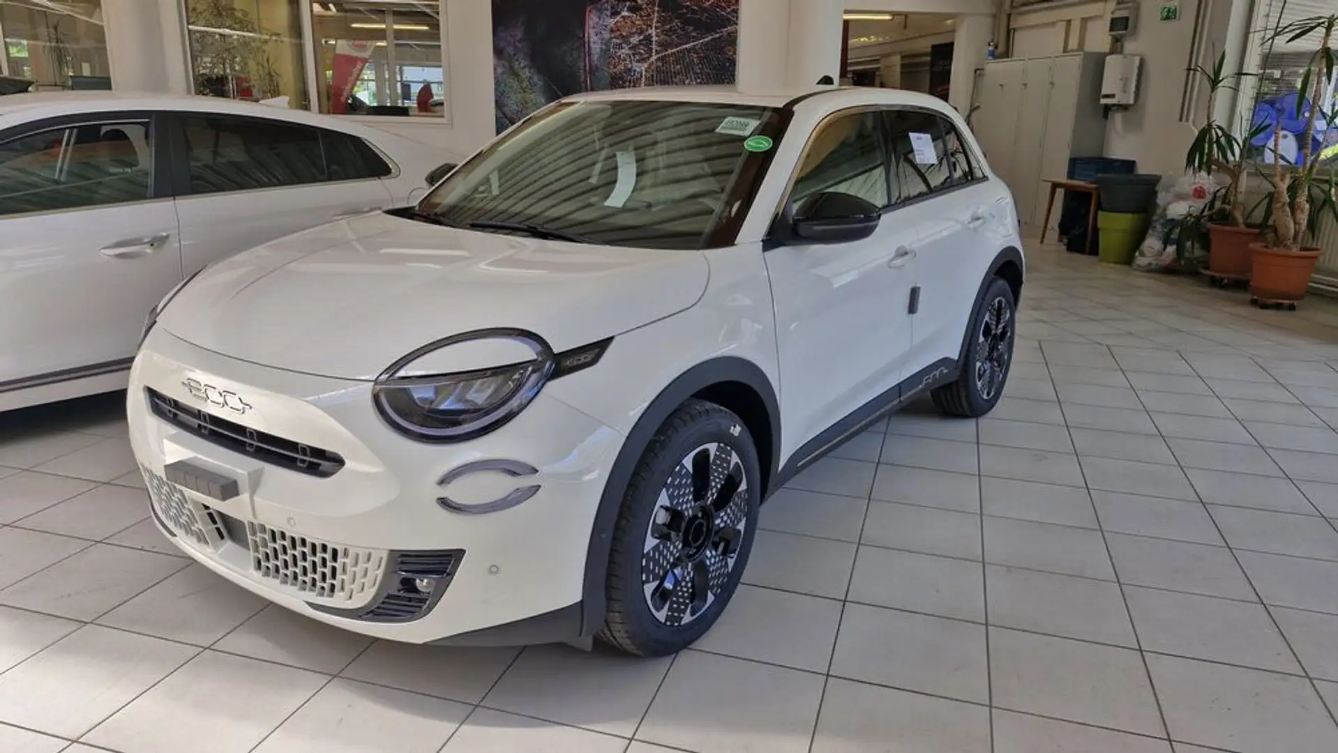 Fiat 600 600e La Prima Weiß - 1