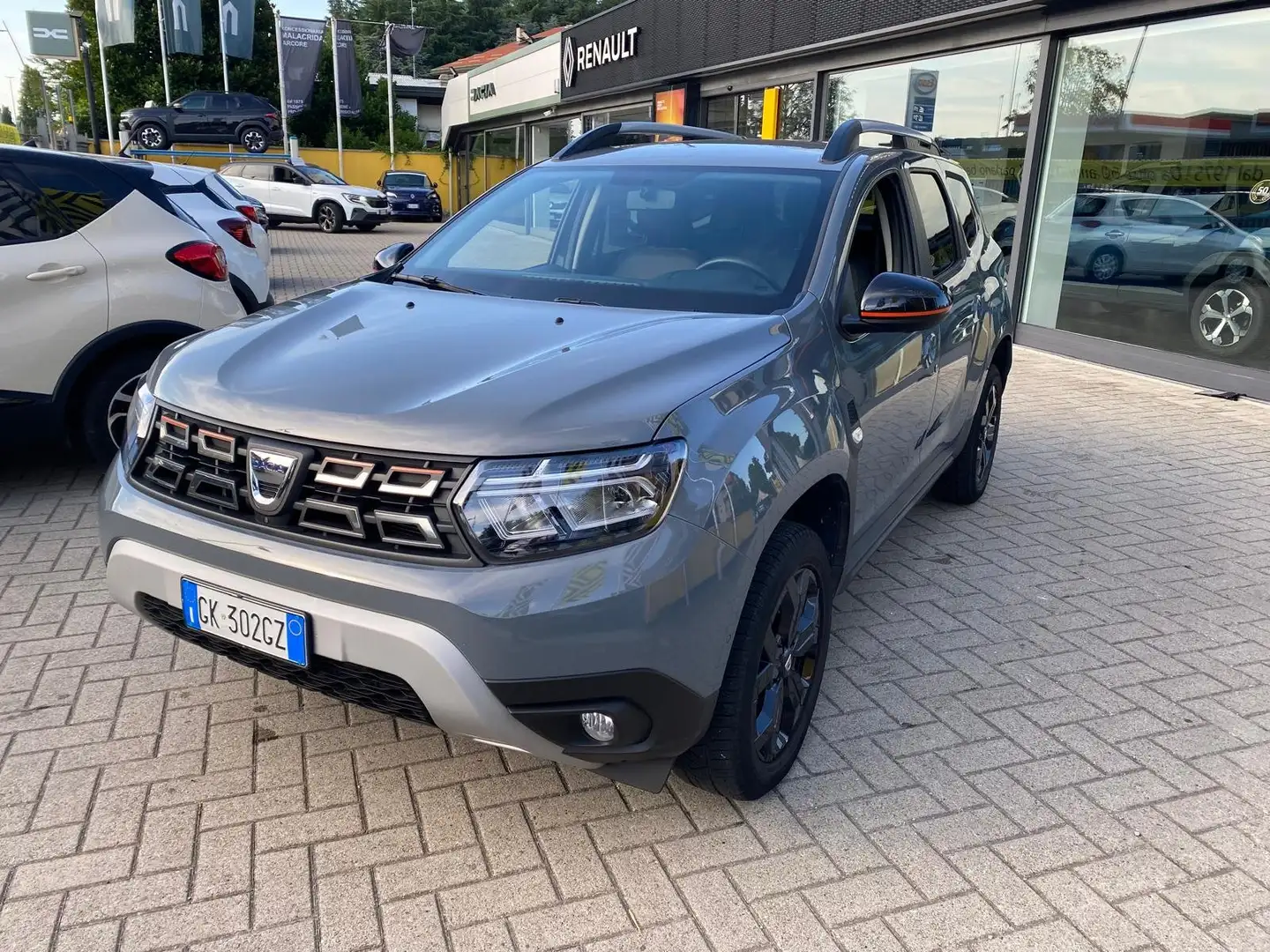 Dacia Duster Duster II 2021 1.0 tce SL Extreme Gpl 4x2 100cv Grigio - 2