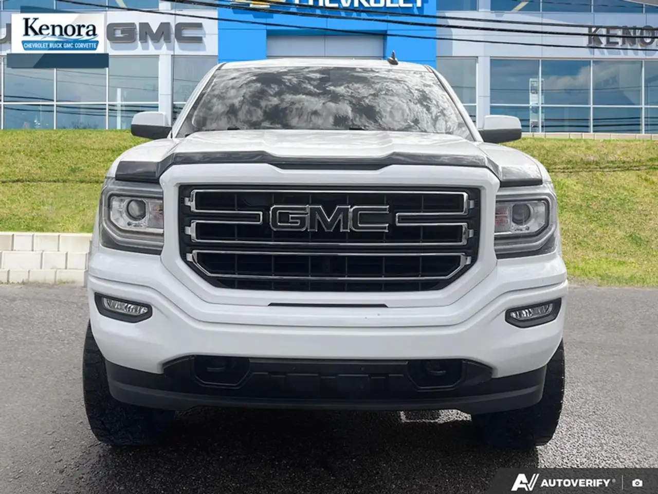 GMC Sierra 1500 снимка GMC Sierra 1500