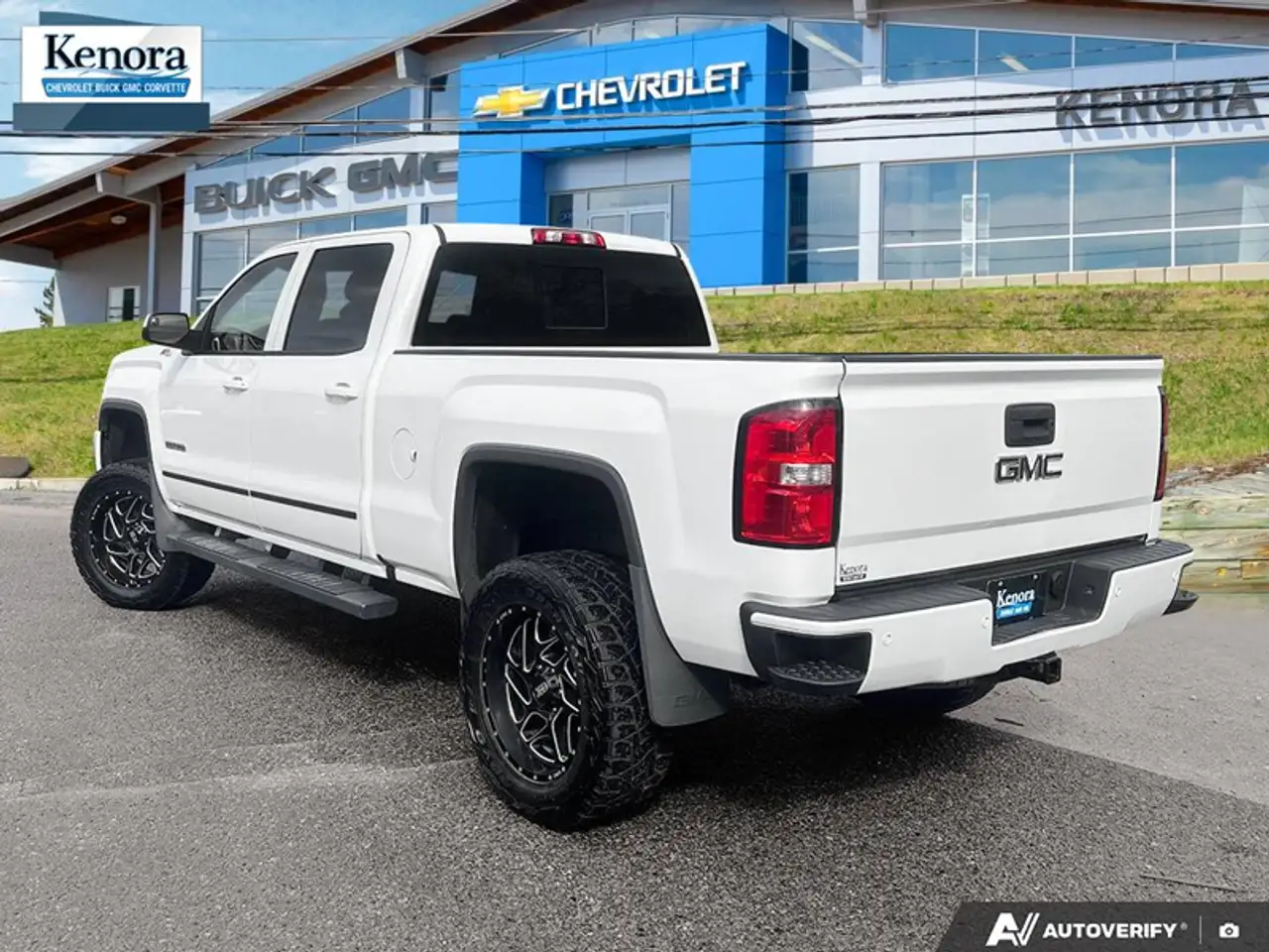 GMC Sierra 1500 снимка GMC Sierra 1500