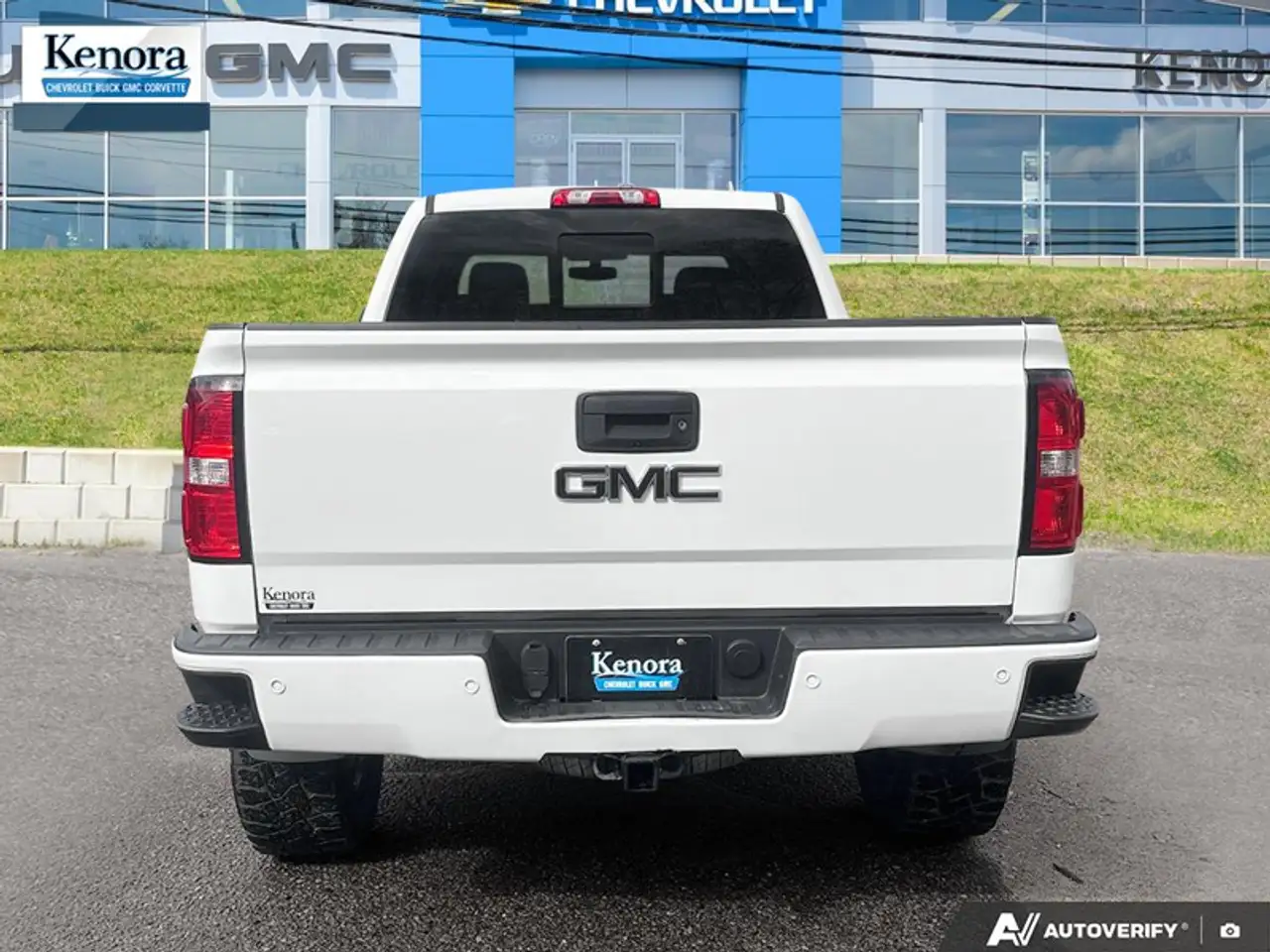 GMC Sierra 1500 снимка GMC Sierra 1500