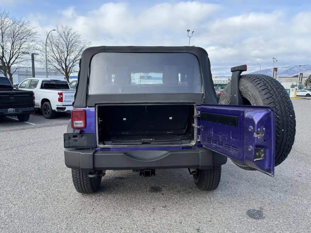 Jeep Wrangler снимка Jeep Wrangler
