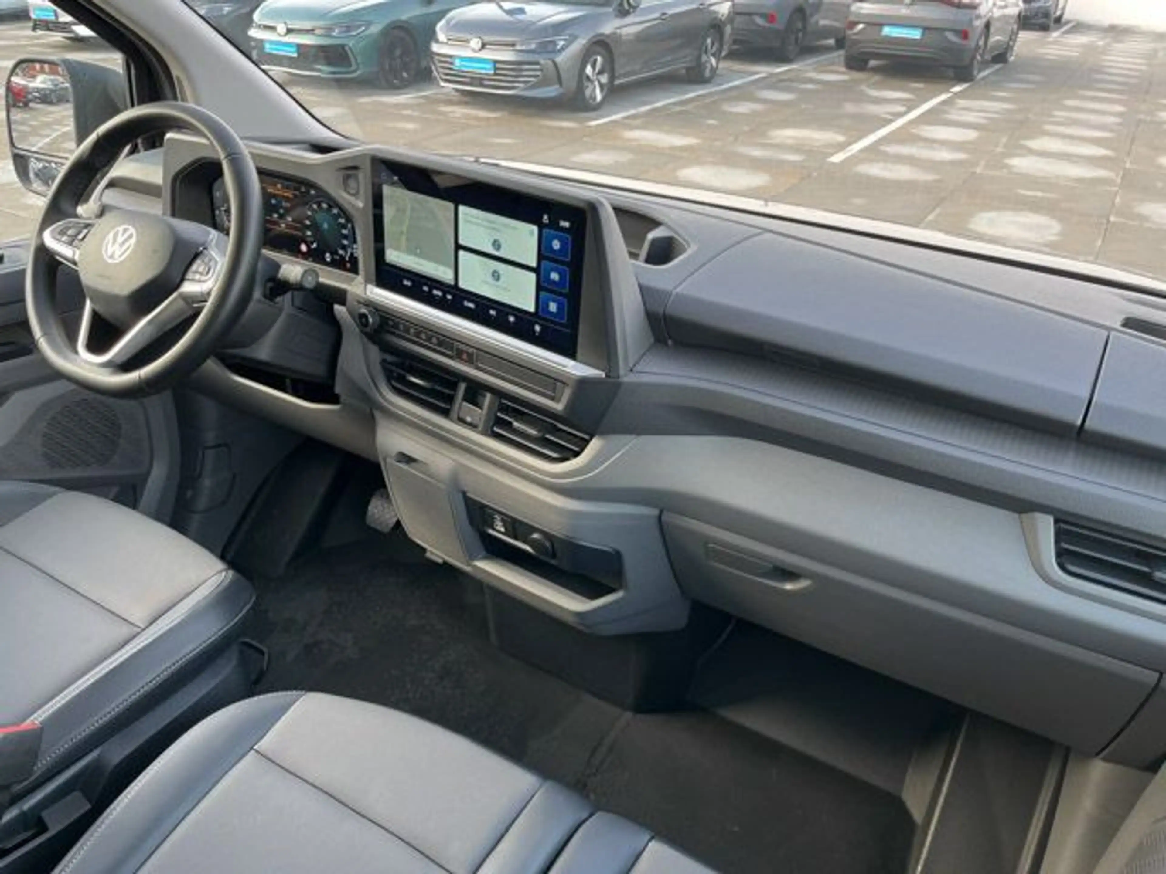 Volkswagen T7 Caravelle 2.0 TDI DSG Navi AHK LED RearView A — photo 5