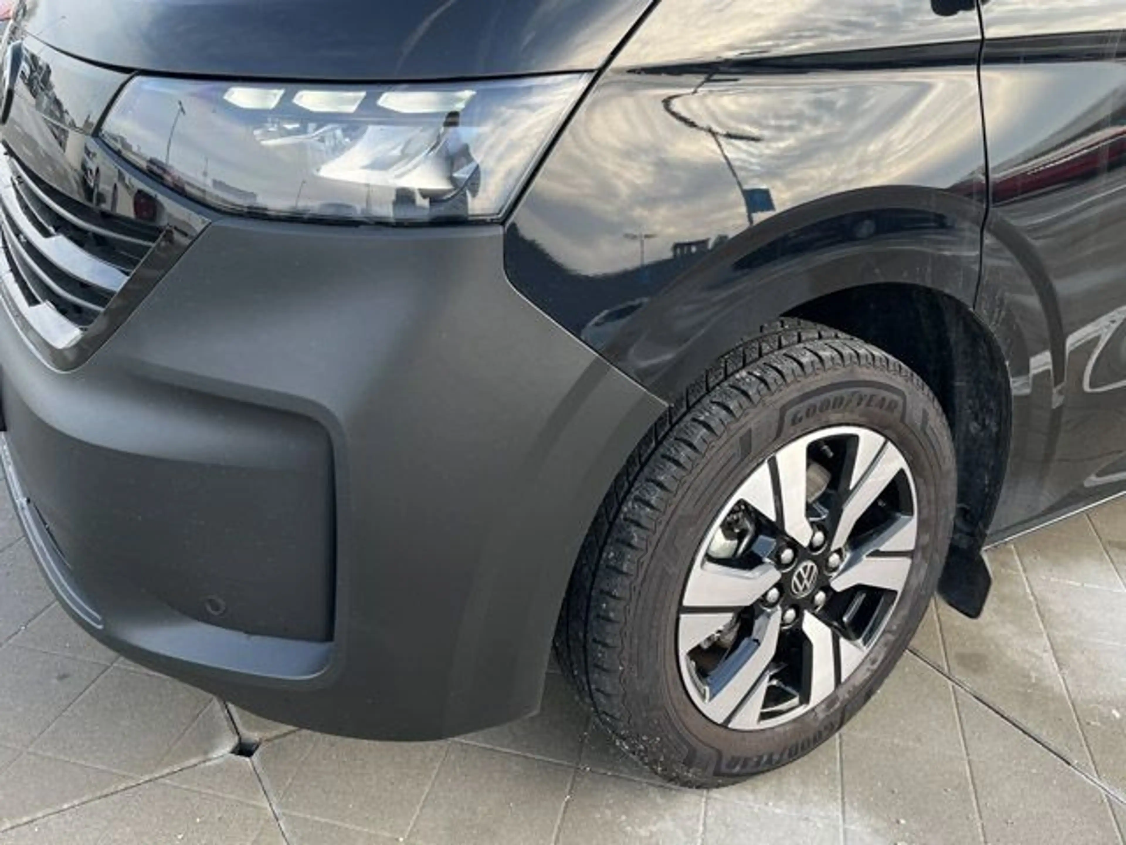 Volkswagen T7 Caravelle 2.0 TDI DSG Navi AHK LED RearView A — photo 7