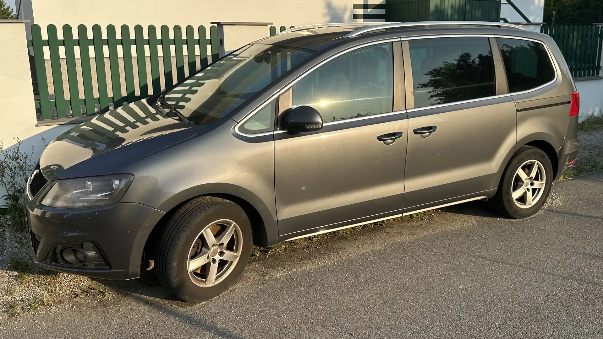 SEAT Alhambra Alhambra Style 2,0 TDI CR DPF Style Grau - 2