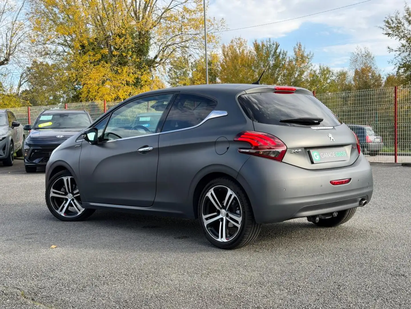 Peugeot 208 1.6 BlueHDi 100ch BVM5 GT Line Gris - 2
