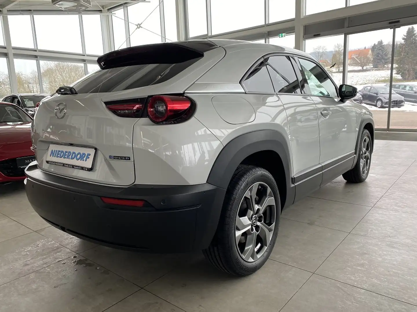 Mazda MX-30 35,5 kWh Makoto Industrial Vitage Wärmepumpe, 3-ph Blanc - 2