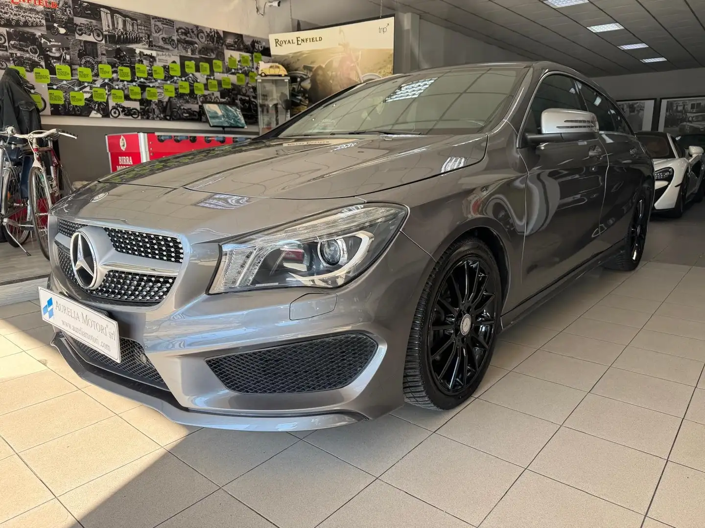 Mercedes-Benz CLA 200 Shooting Brake d (cdi) Premium auto Grigio - 1