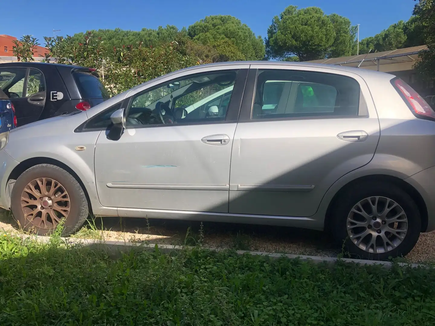 Fiat Punto Plateado - 1