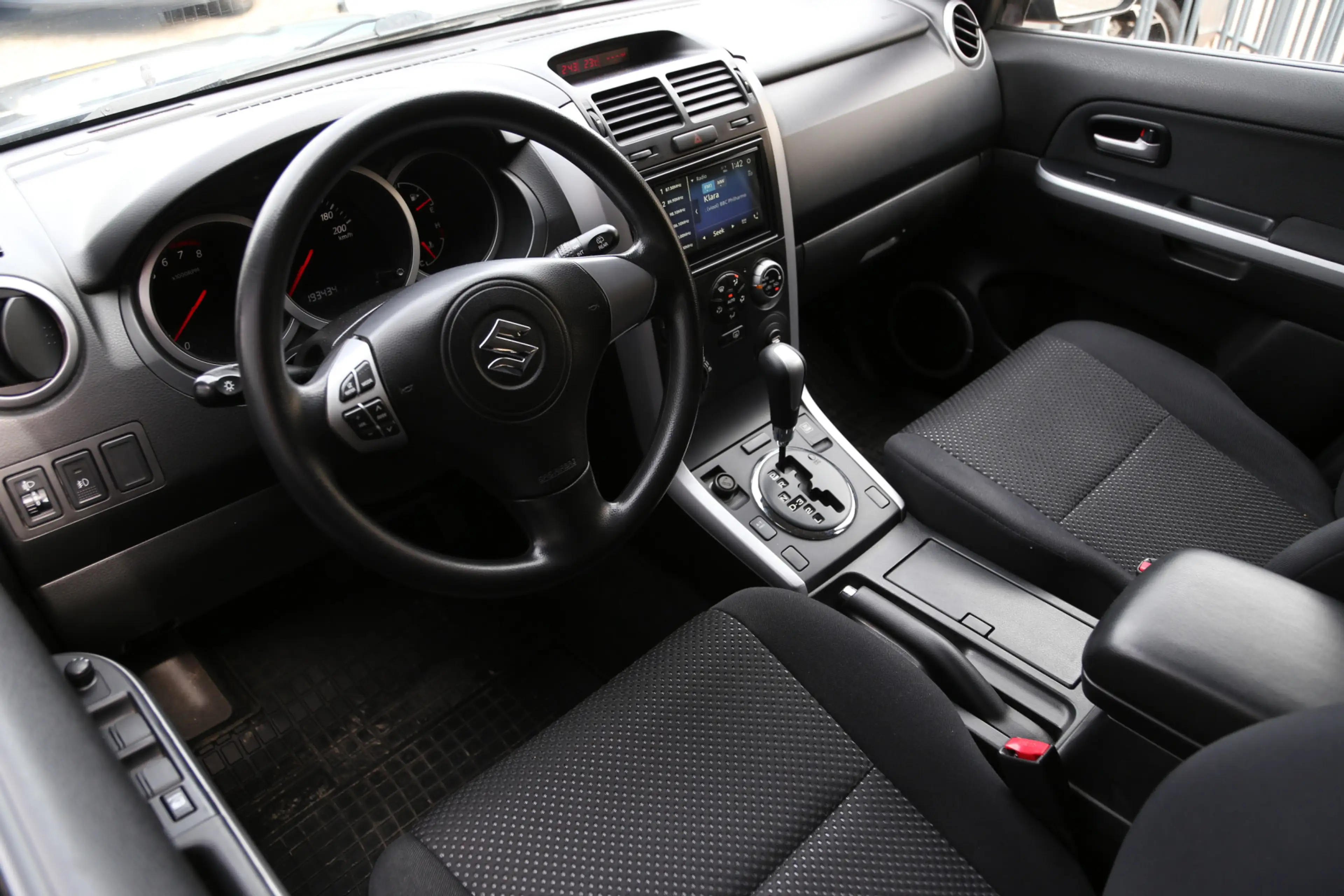 Suzuki Grand Vitara 2.0-16V 4WD Shogun Automaat — photo 6