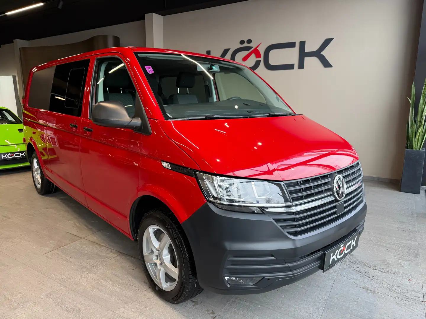 Volkswagen T6.1 Transporter PLUS Comfortline lang 4Motion Rouge - 2