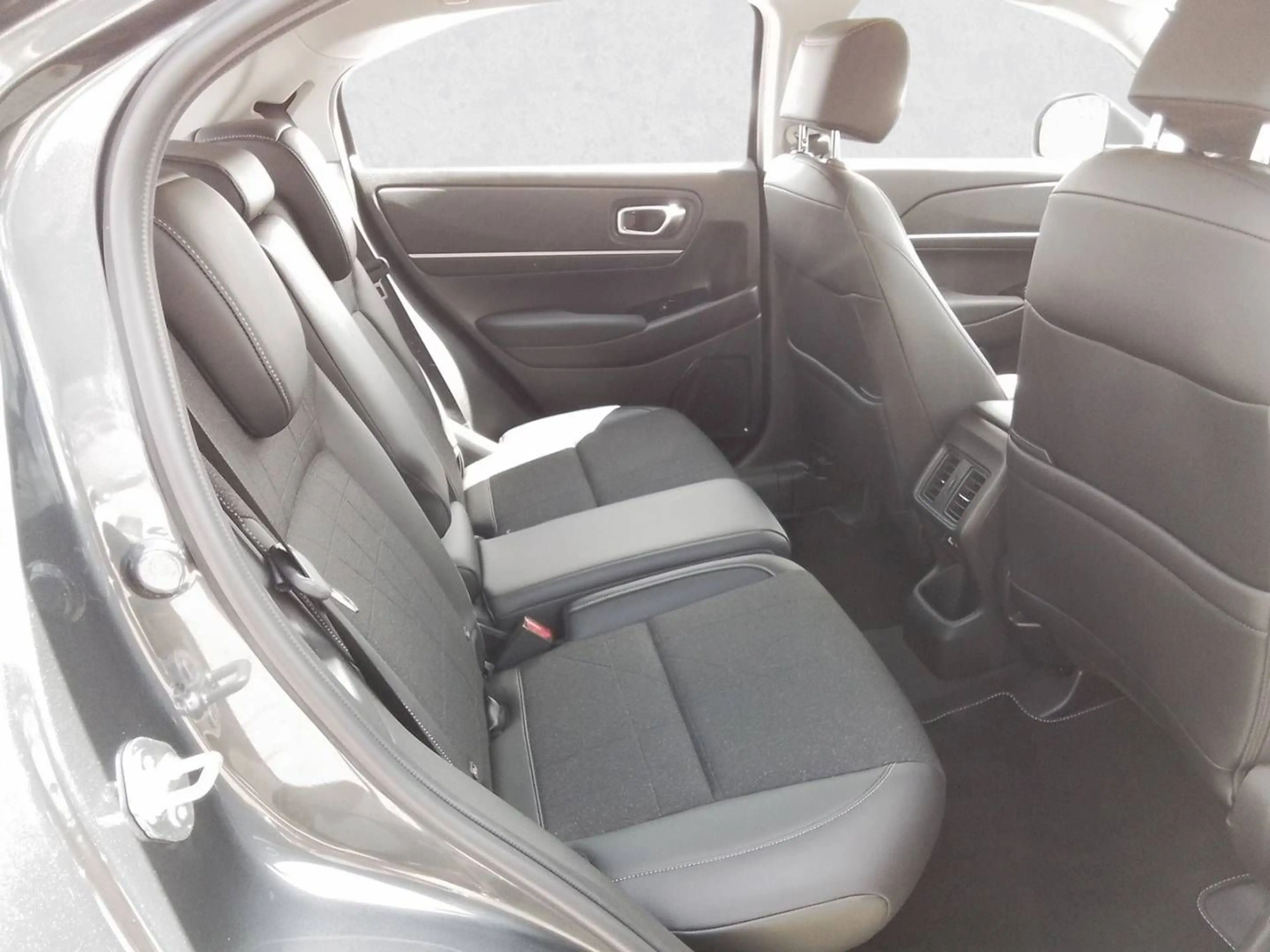 Honda HR-V Hybrid 1.5 e CVT Advance — photo 5