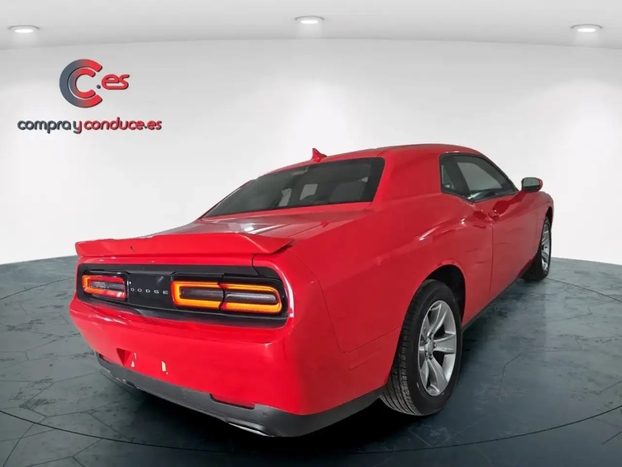 Dodge Challenger 2022 — фото 12