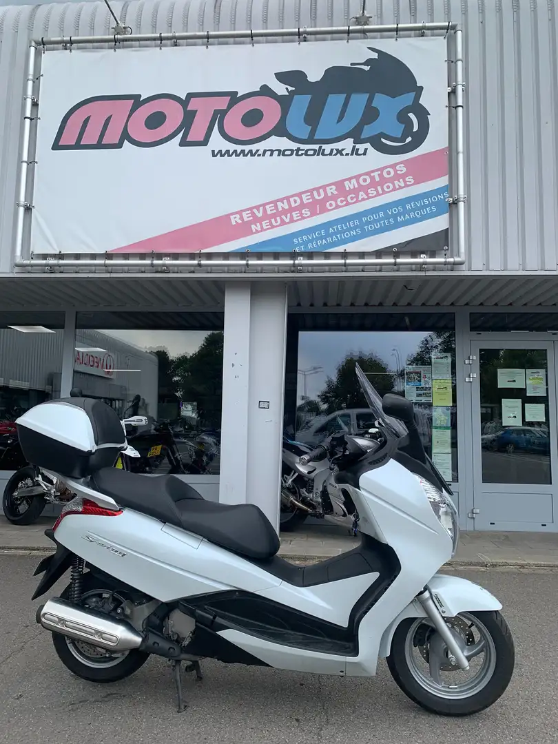 Honda FES 125 Weiß - 2