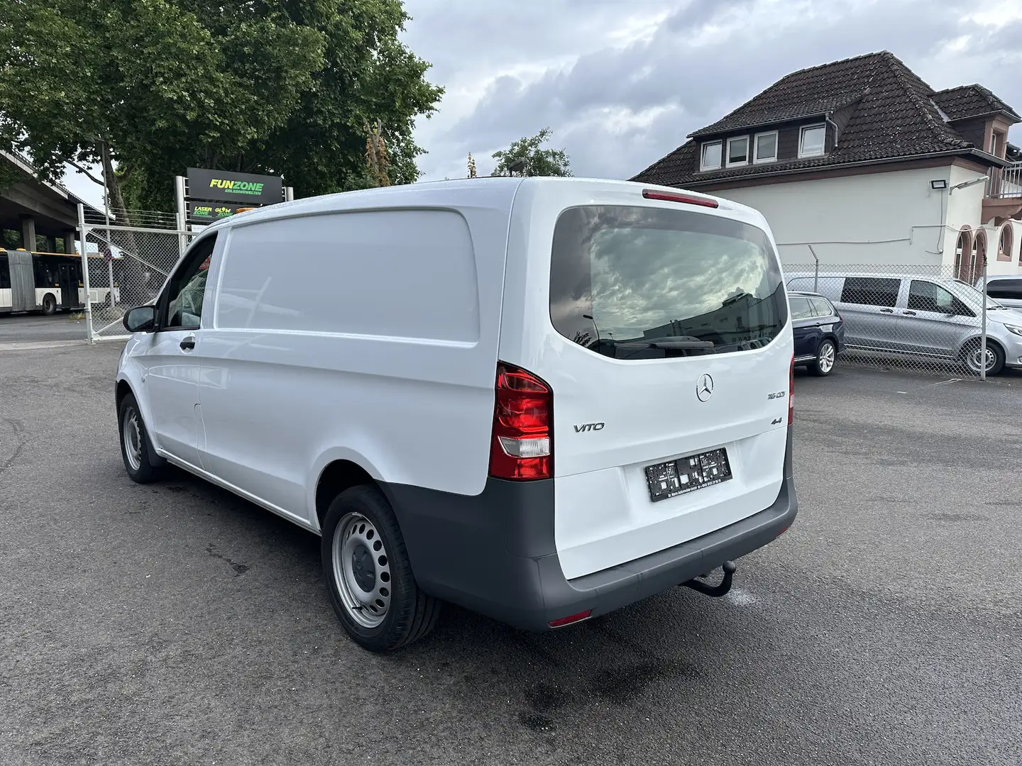 Mercedes-Benz Vito 116 CDI 4x4 lang Blanc - 2