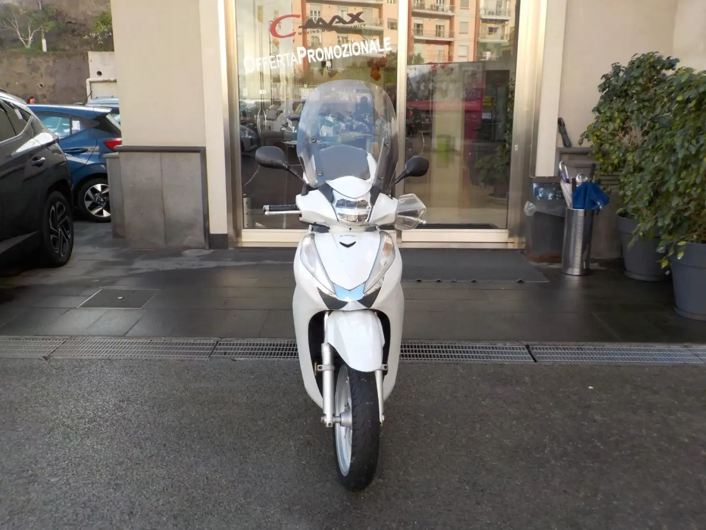 Honda SH 300 Anno 2017 Bianco - 1