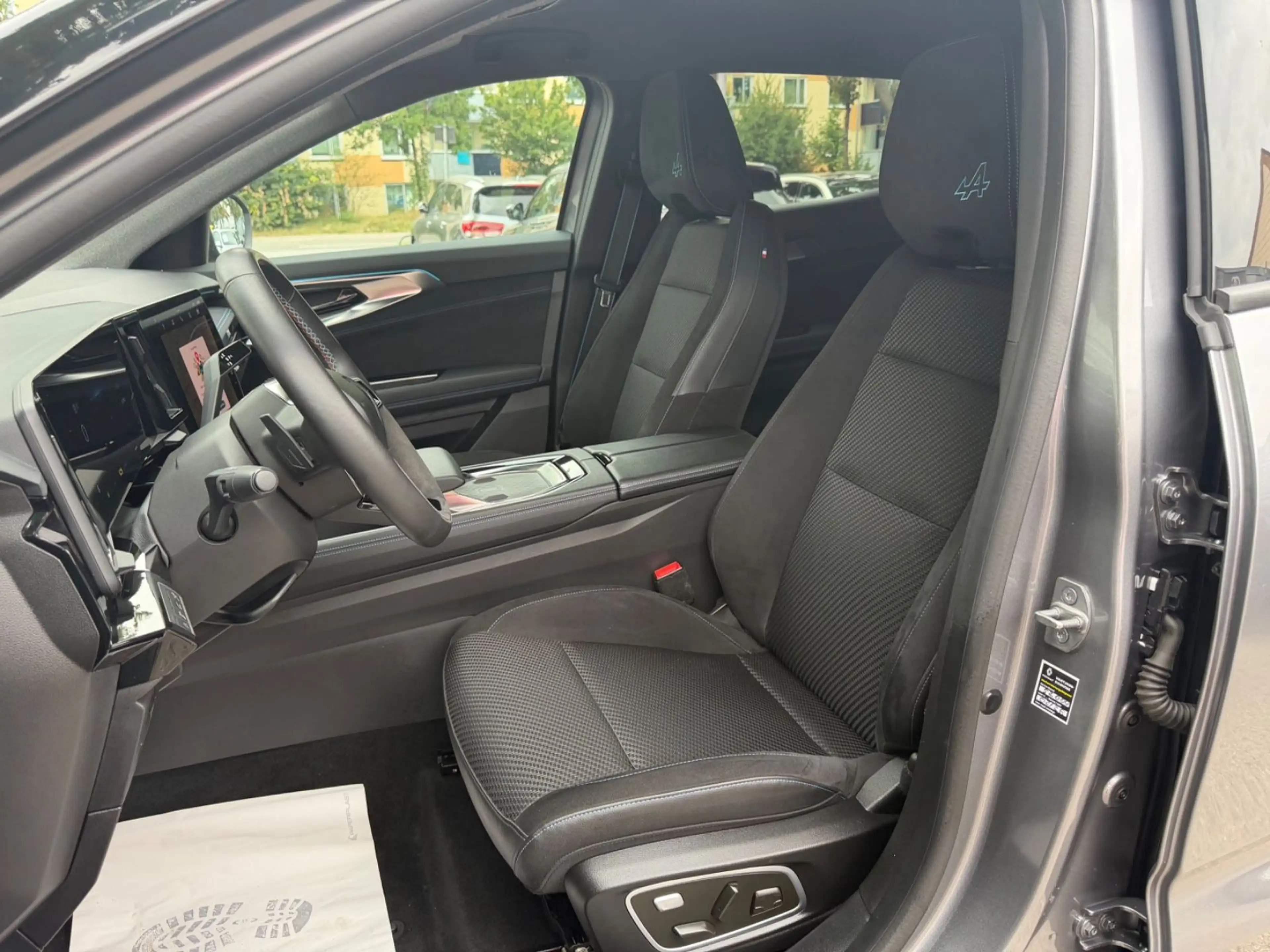 Renault Austral 1,3 TECHNO ESPRIT ALPINE LED/ALU 20"/KAM — photo 9