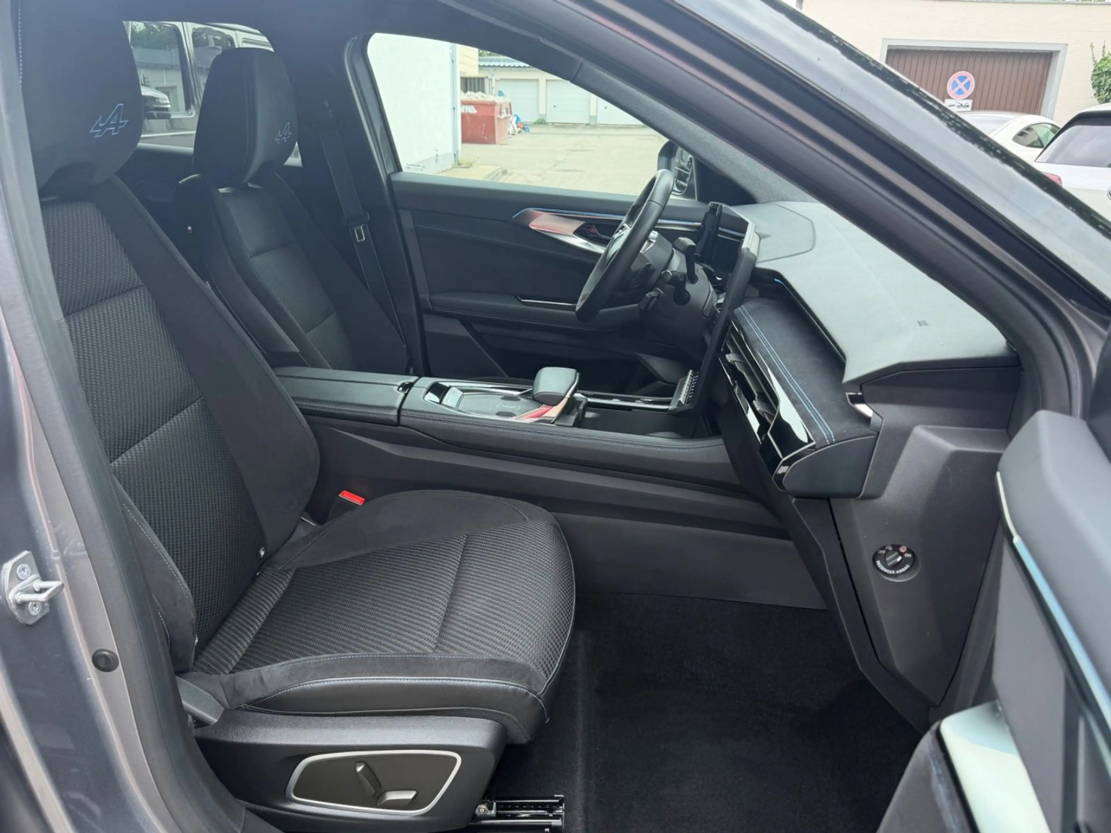 Renault Austral 1,3 TECHNO ESPRIT ALPINE LED/ALU 20"/KAM — photo 13