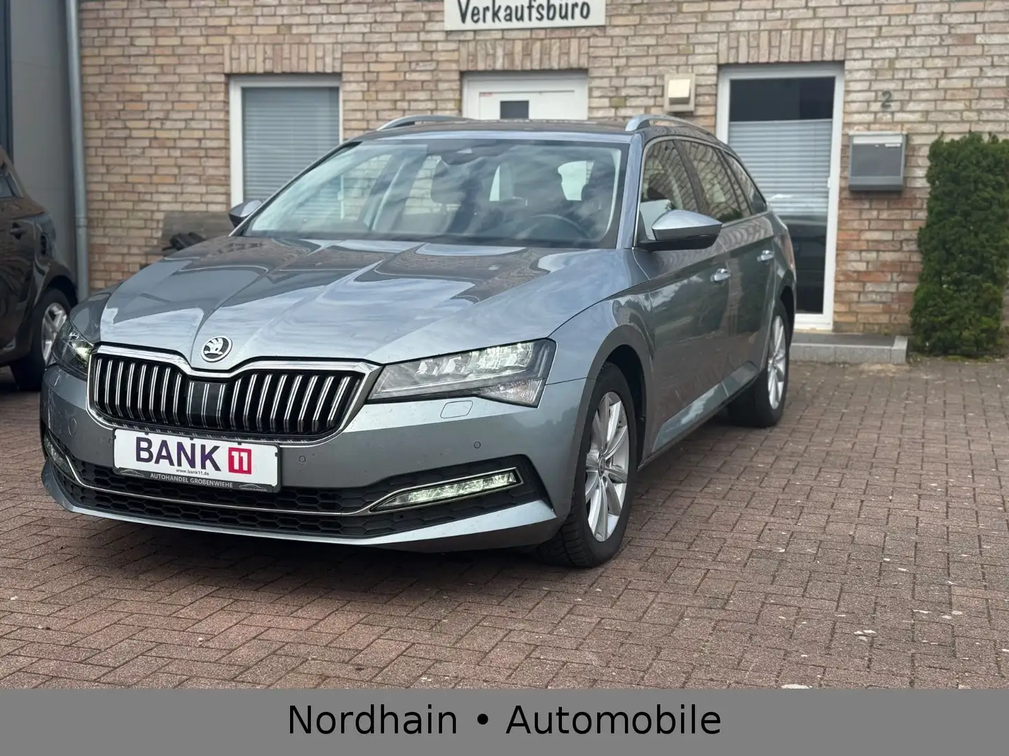 Skoda Superb Combi Style ACC*LED*SHZ*AHK*CANTO*DIGT* Gris - 2