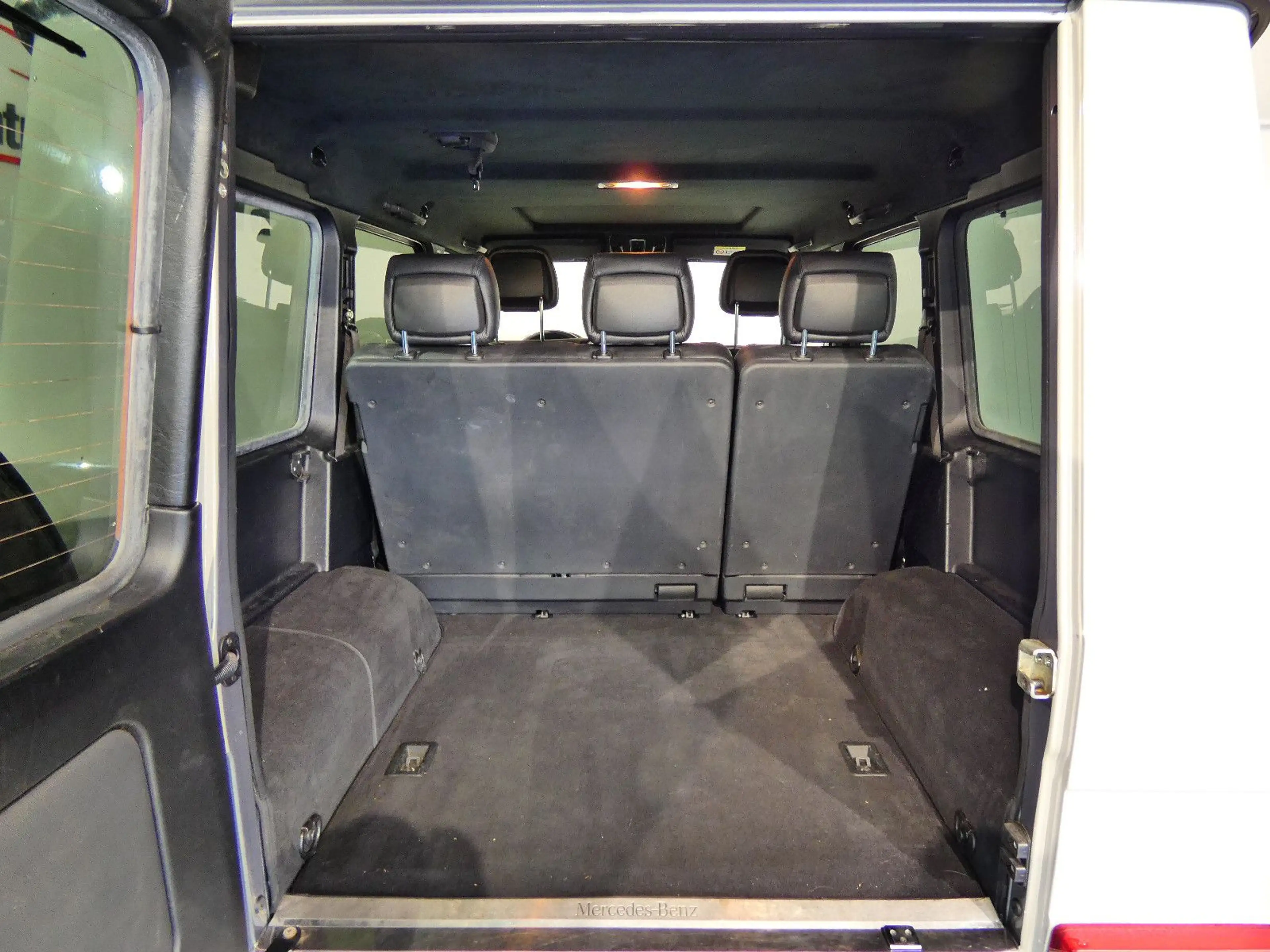 Mercedes-Benz G 350 d AMG Standh./Kamera/Schiebedach/AHK/H&K — photo 9