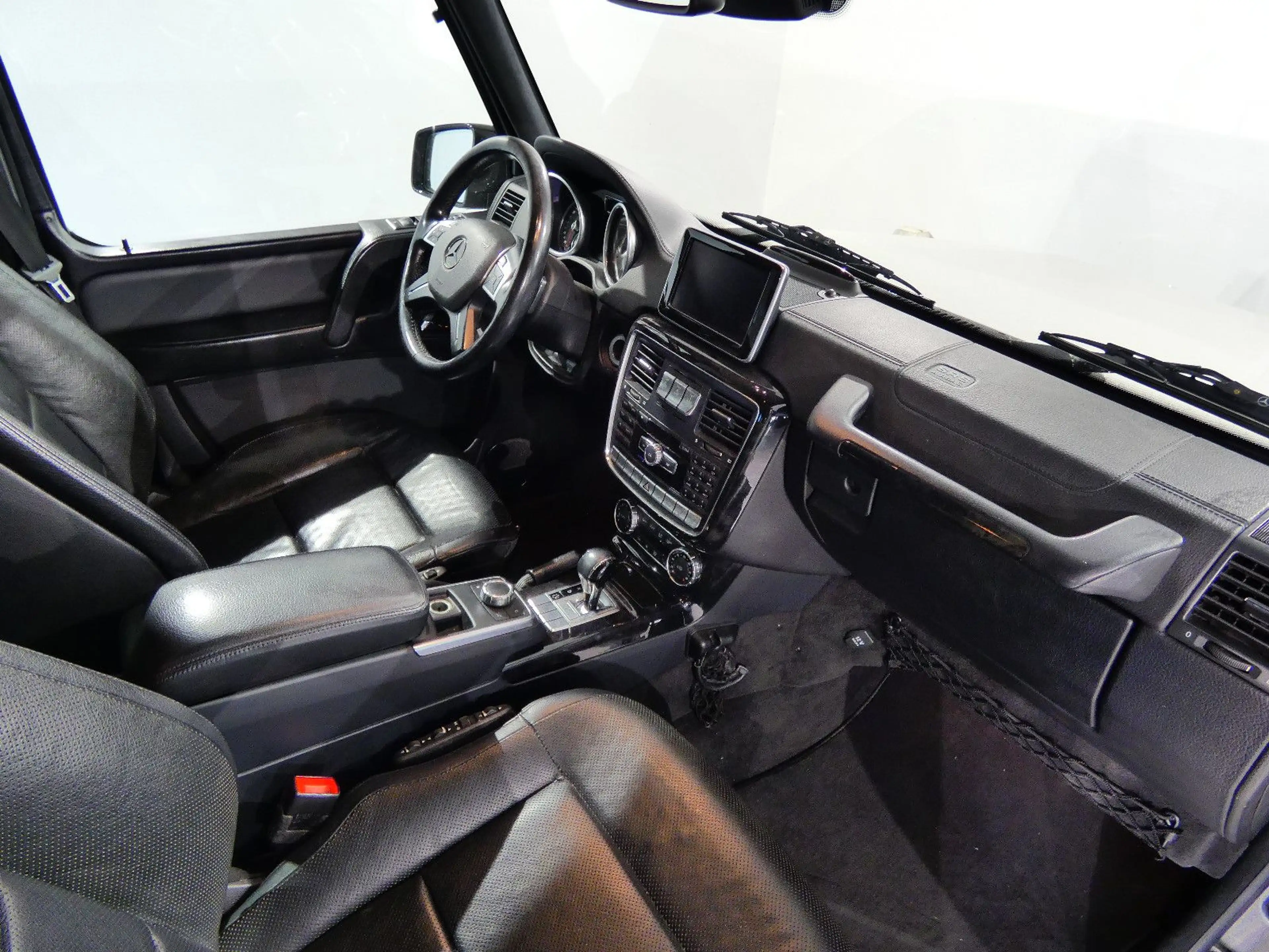 Mercedes-Benz G 350 d AMG Standh./Kamera/Schiebedach/AHK/H&K — photo 13