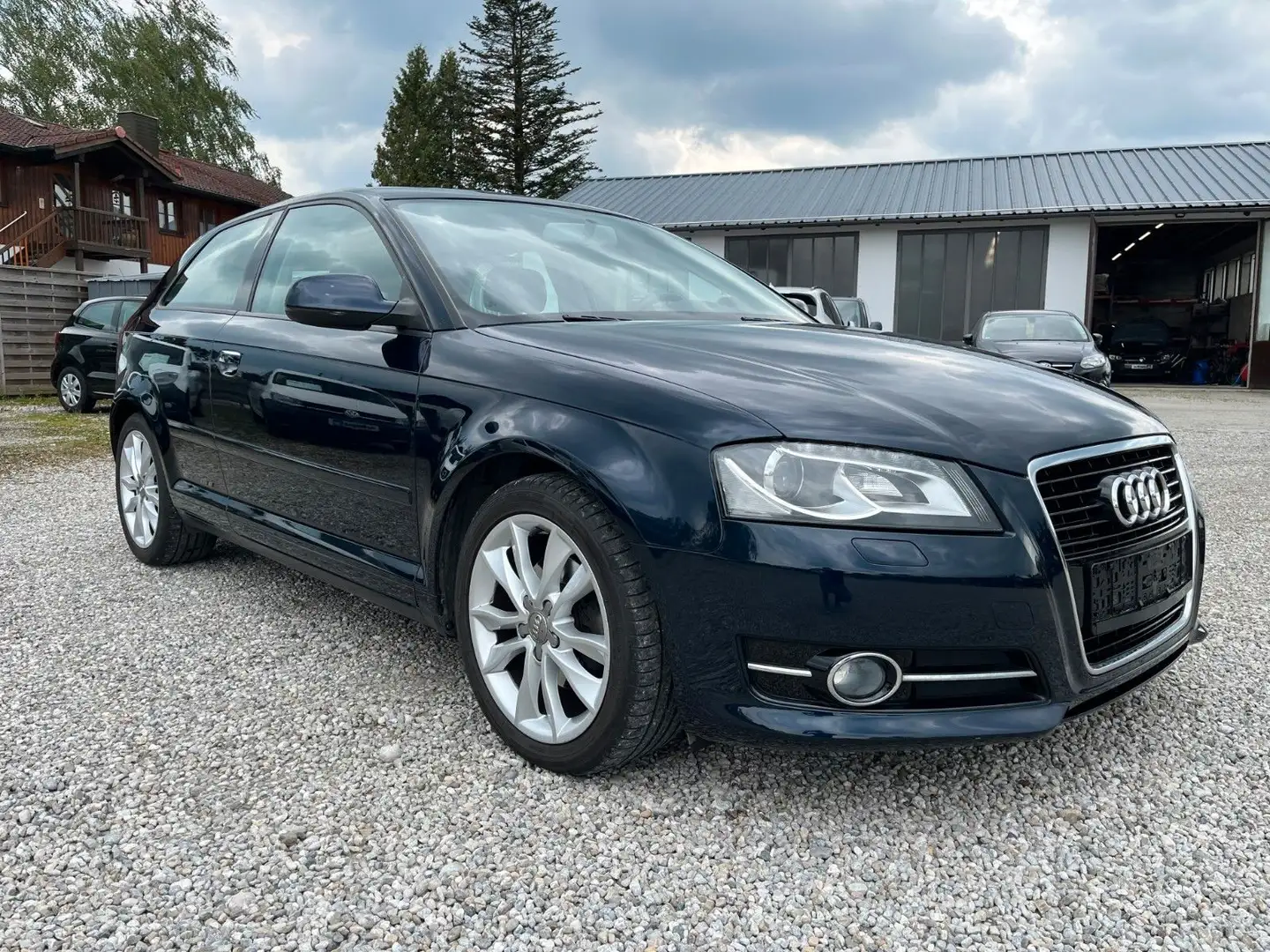 Audi A3 1.8 TFSI Ambition BOSE*AHK*Xenon*Klimaautom* Blau - 2