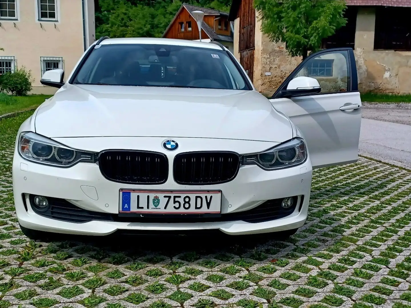 BMW 320 BMW 3er-Reihe 320d touring f31 2.0 184ps xdrive Blanc - 1