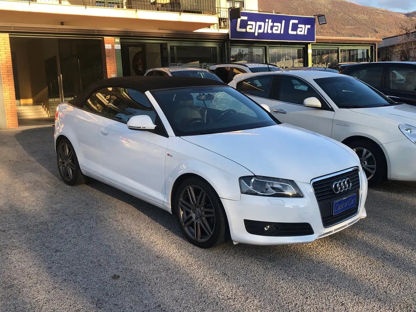 Audi A3 Cabrio 2.0 tdi Attraction Sline Weiß - 1