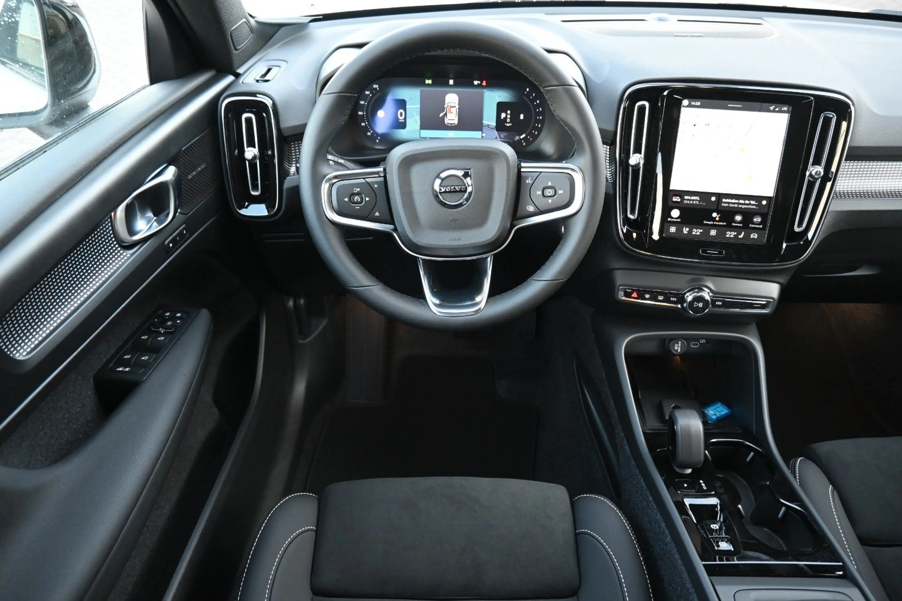 Volvo XC40 B4 DKG Plus Black Edition*STDHZG*360*ACC — photo 19