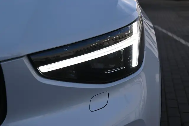 Volvo XC40 view 10