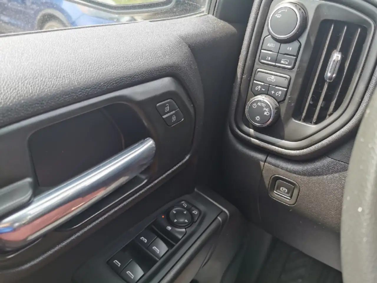 Chevrolet Silverado 1500 снимка Chevrolet Silverado 1500
