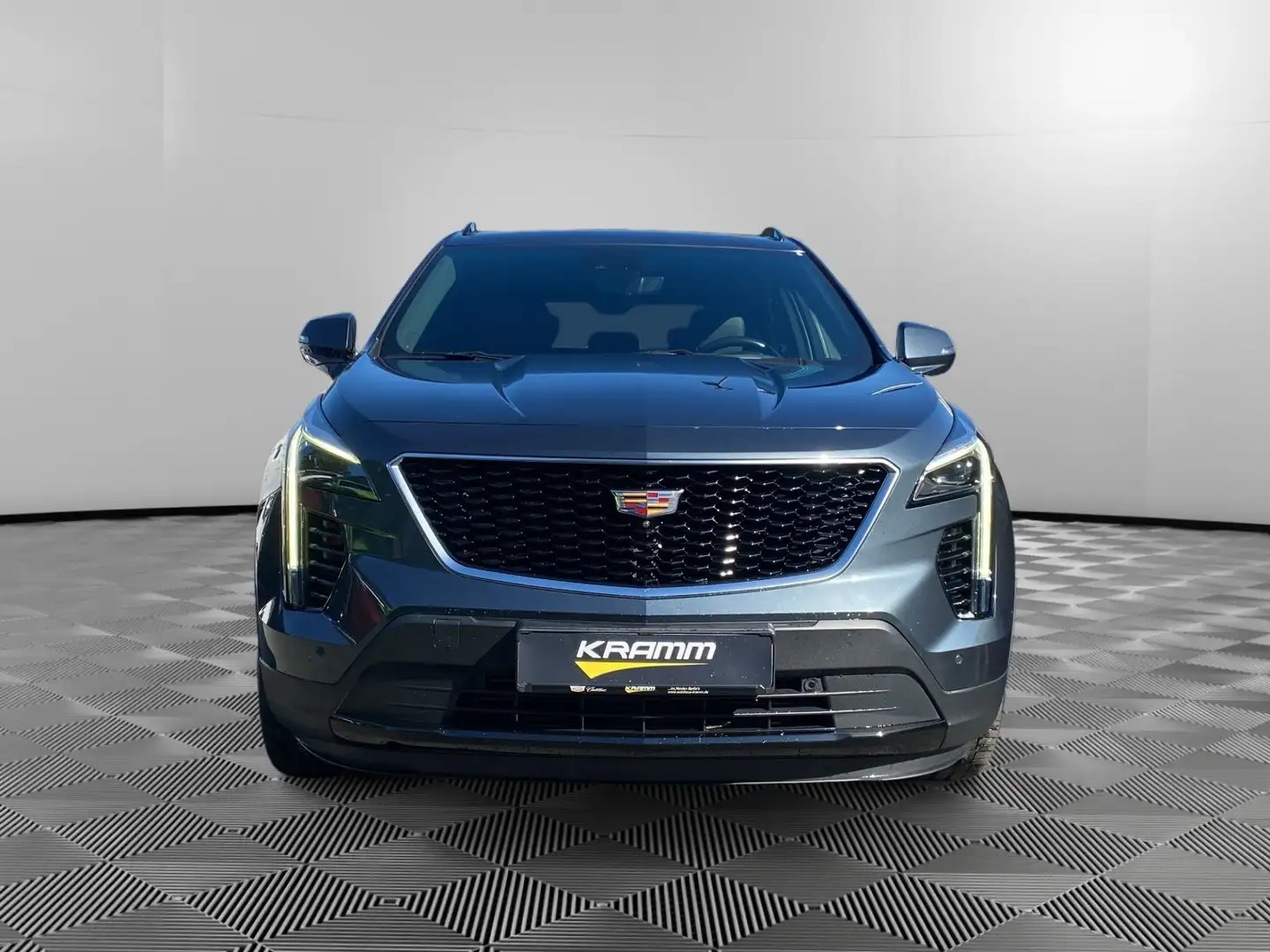 Cadillac XT4 2.0 Sport AWD *360 Kamera*Panorama Dach Серый - 2