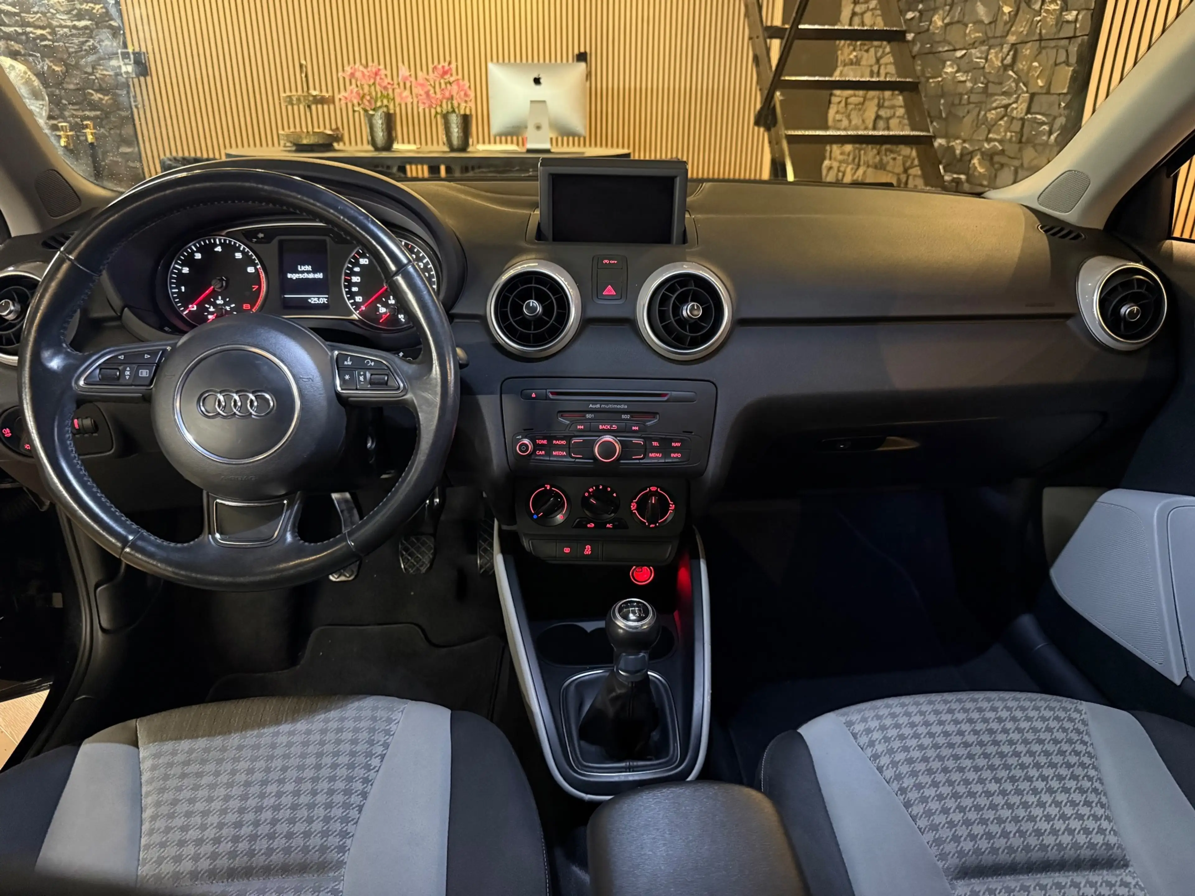 Audi A1 1.4 TFSI S-Line | Black on Black | Bluetooth | LED — photo 15