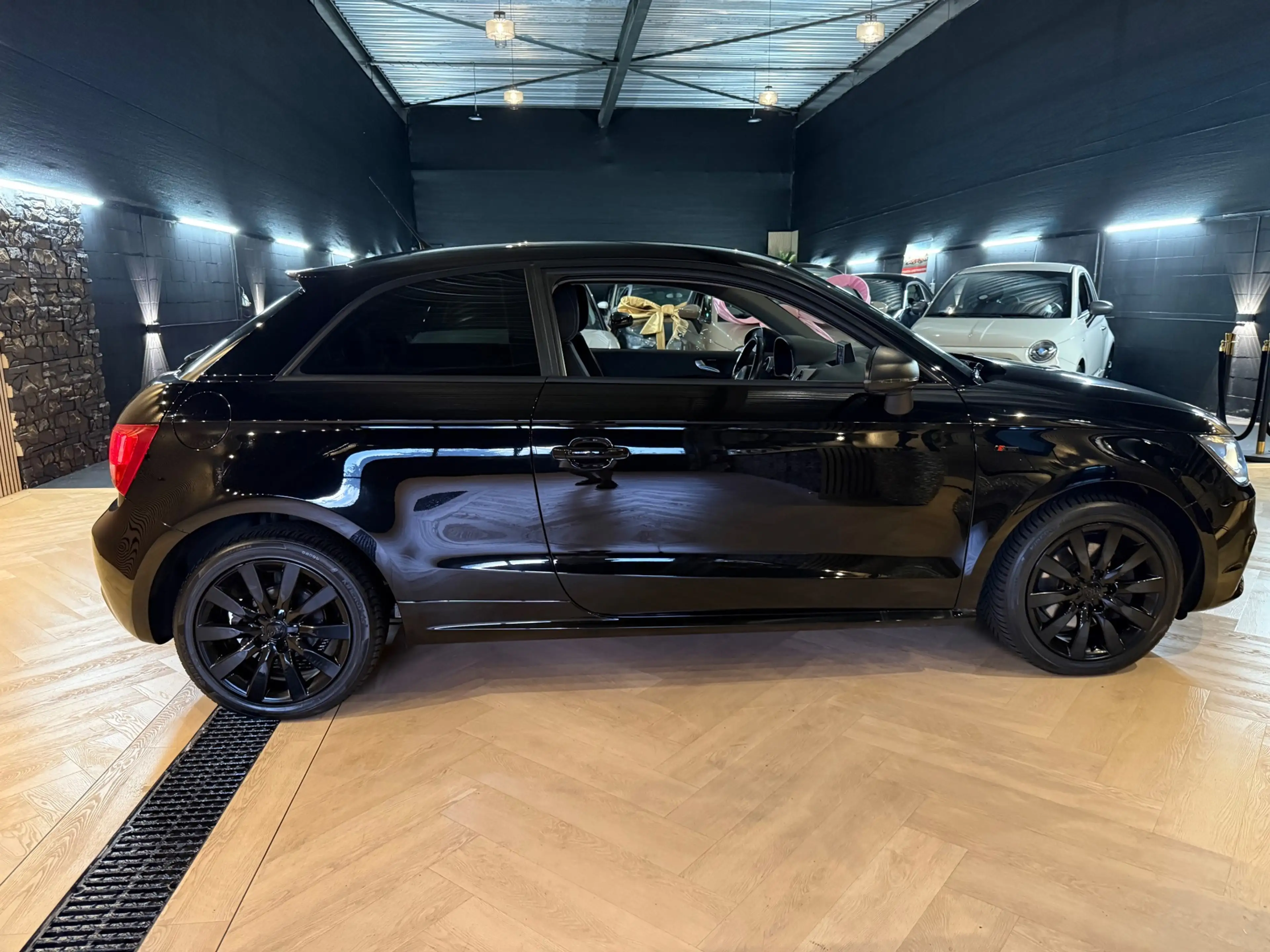 Audi A1 1.4 TFSI S-Line | Black on Black | Bluetooth | LED — photo 9