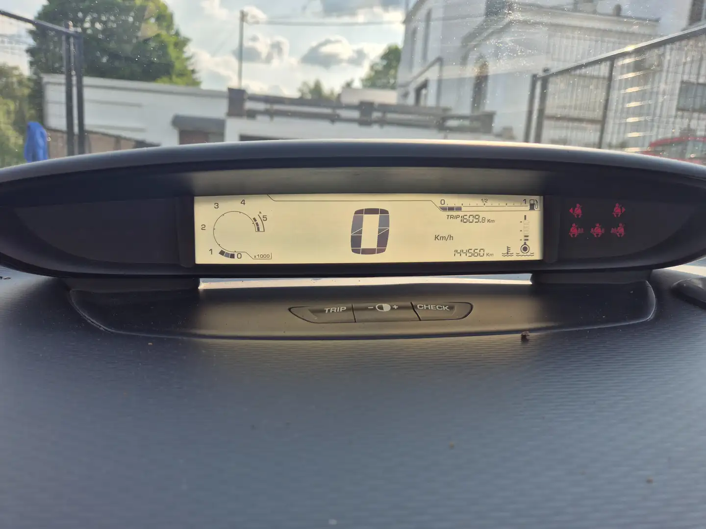Citroen C4 1.6 HDi Tentation Rouge - 2