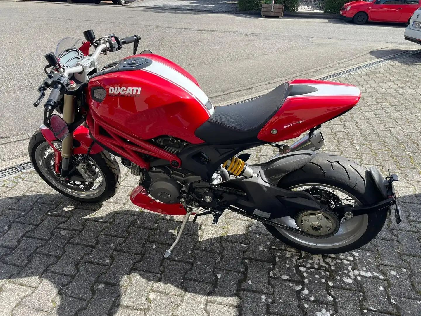 Ducati Monster 1100 LLC Umbau, makelloses Sammlerstück Piros - 1