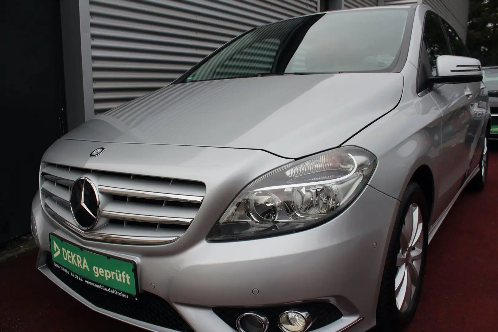 Mercedes-Benz B 180 BlueEfficiency KLIMA NAVI PDC ALU 2.Hd Argent - 1