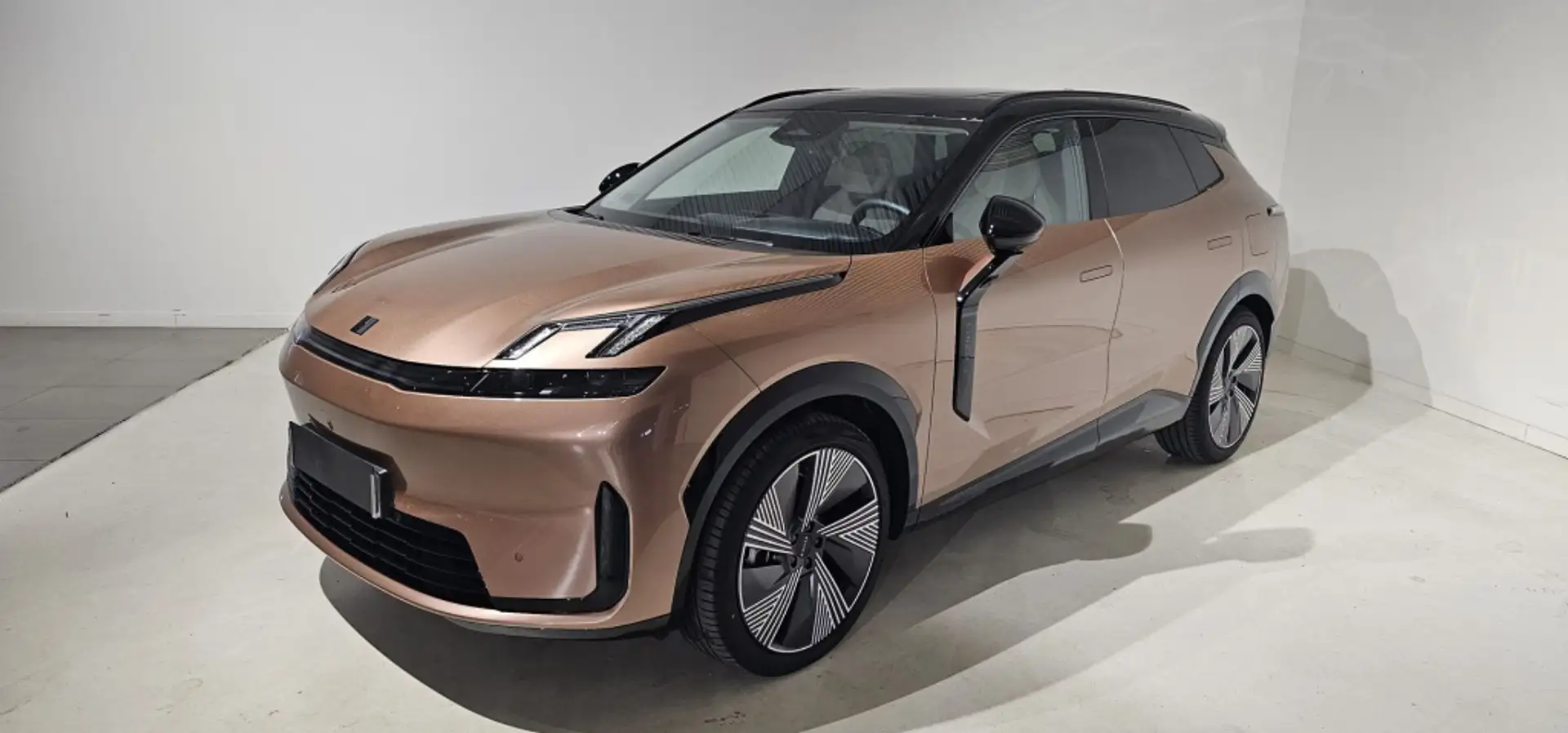 Lynk & Co 08 1.5 PHEV More Beige - 1