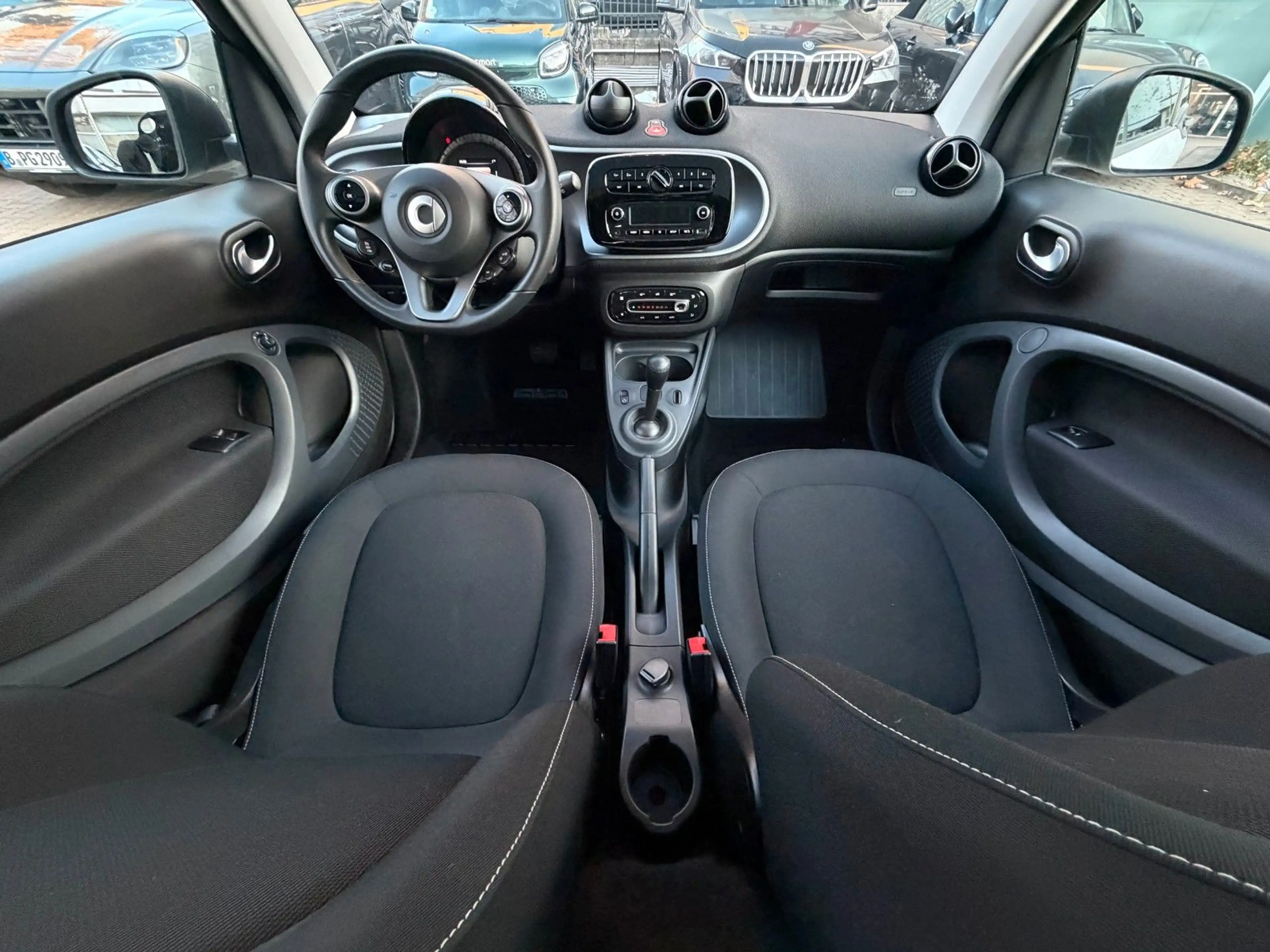 smart forTwo fortwo TWINAMIC passion*LED*KLIMA*AUDIO*SHZ* — photo 2