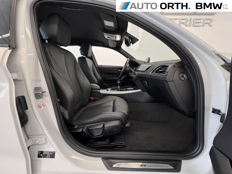 BMW 118 i M-SPORT SCHALTER LEDER NAVI LED SHZ PDC 18" — photo 15