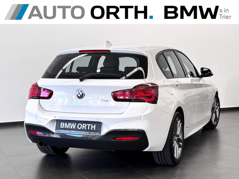 BMW 118 i M-SPORT SCHALTER LEDER NAVI LED SHZ PDC 18" — photo 6