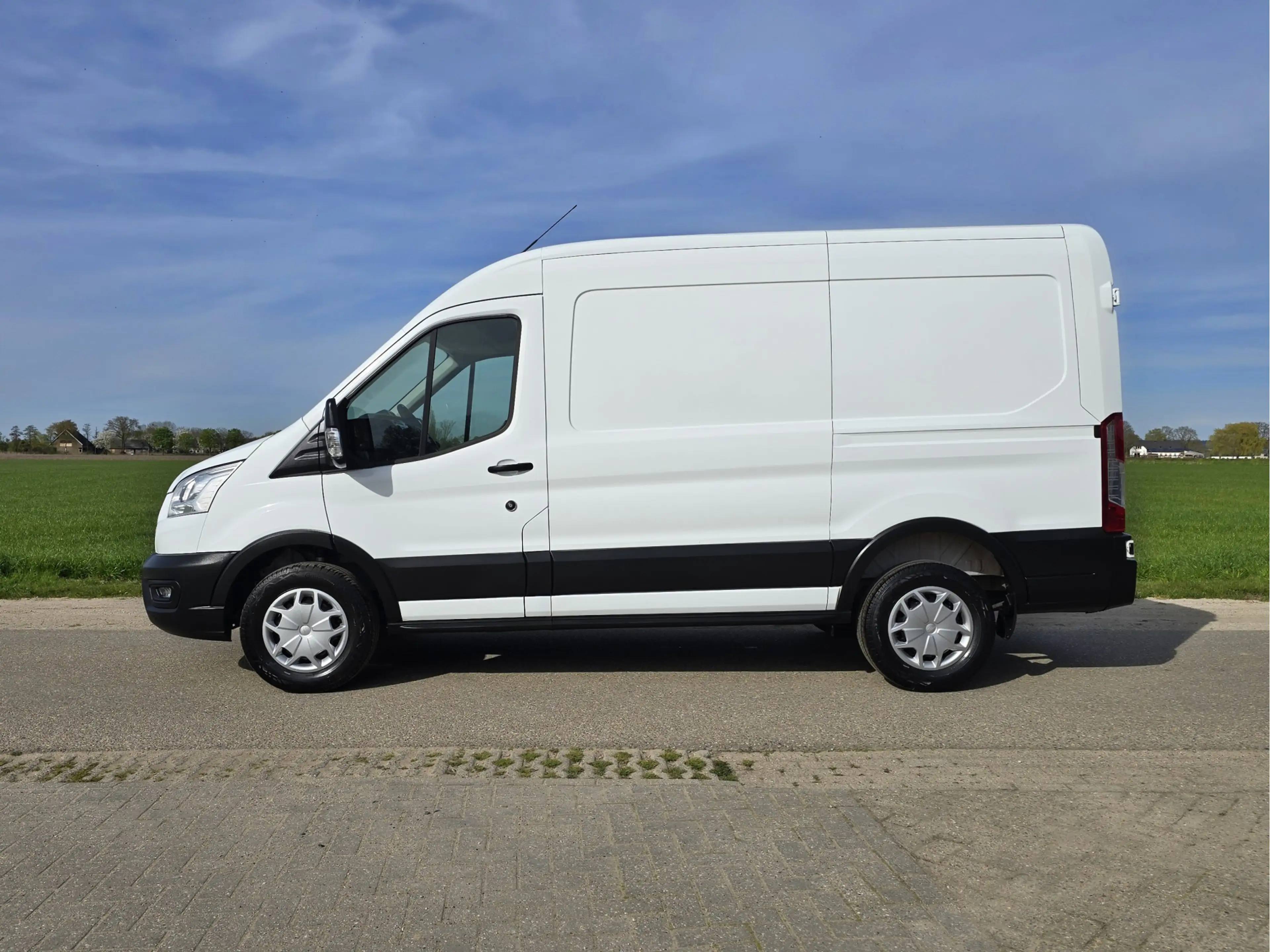 Ford Transit 350 2.0 TDCI L2 H2 - 130 Pk - Euro 6 - Airco - Cru — photo 2