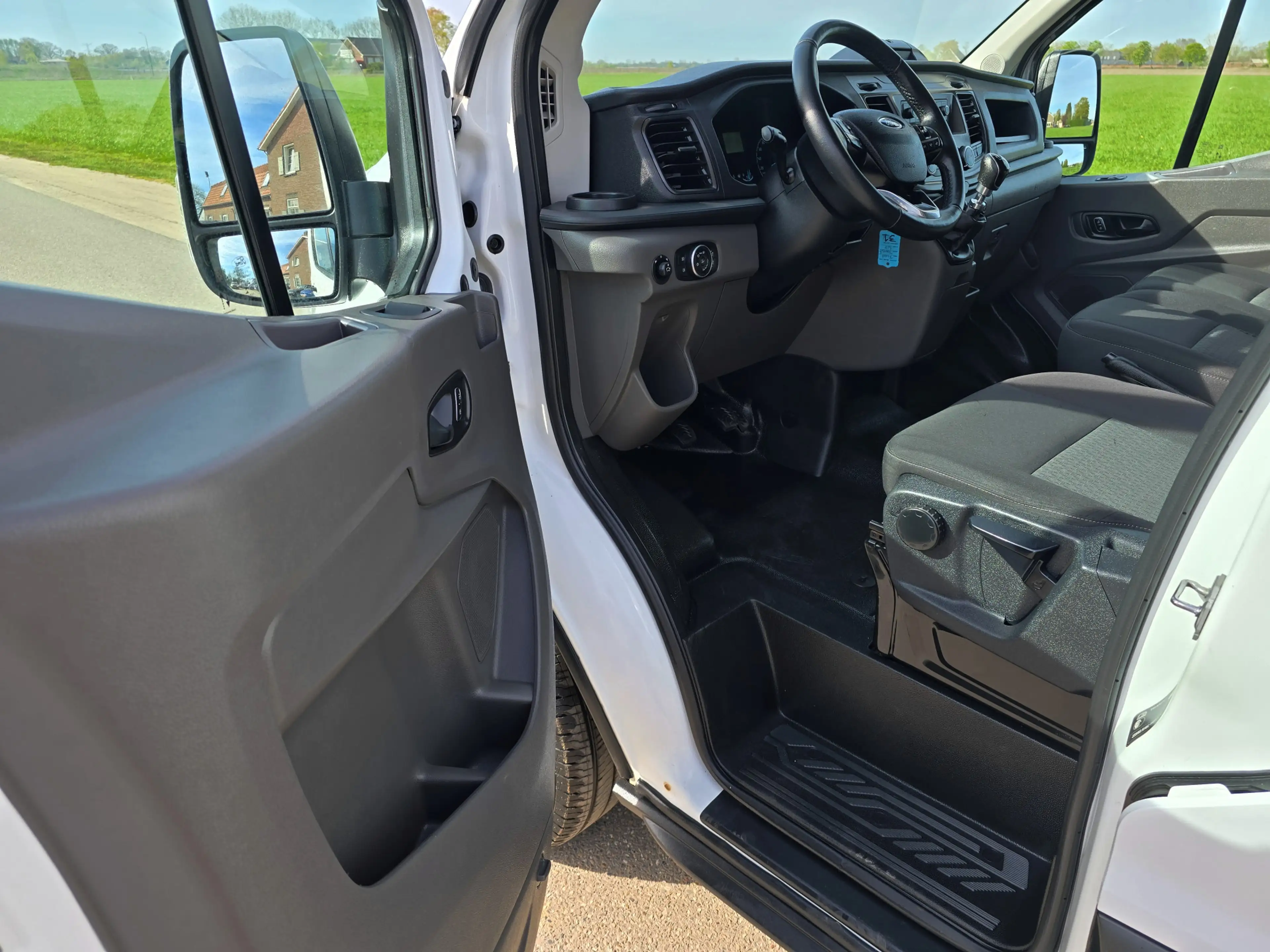 Ford Transit 350 2.0 TDCI L2 H2 - 130 Pk - Euro 6 - Airco - Cru — photo 19