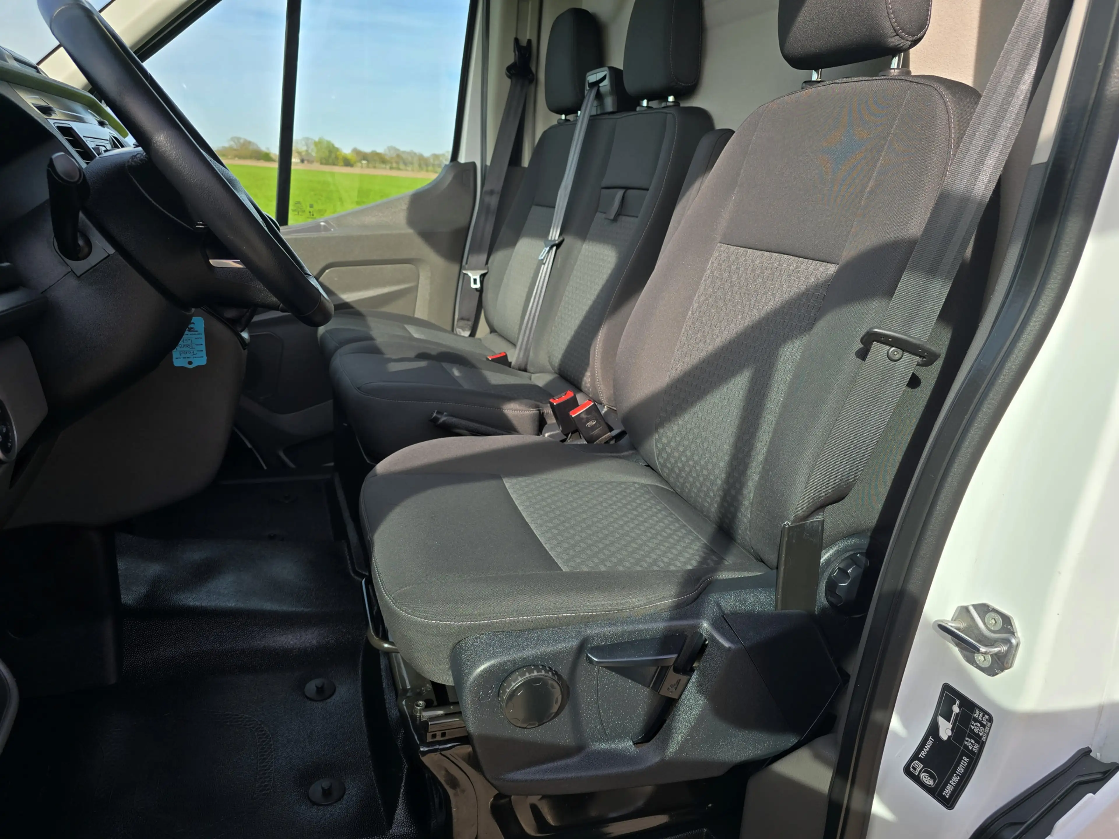 Ford Transit 350 2.0 TDCI L2 H2 - 130 Pk - Euro 6 - Airco - Cru — photo 22