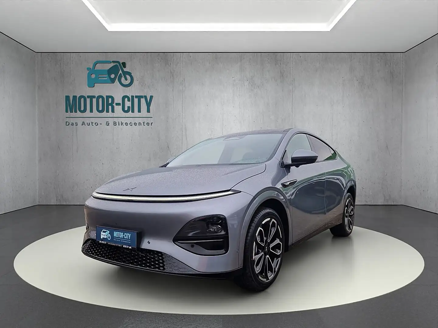 Xpeng G6 Long Range RWD Grau - 1