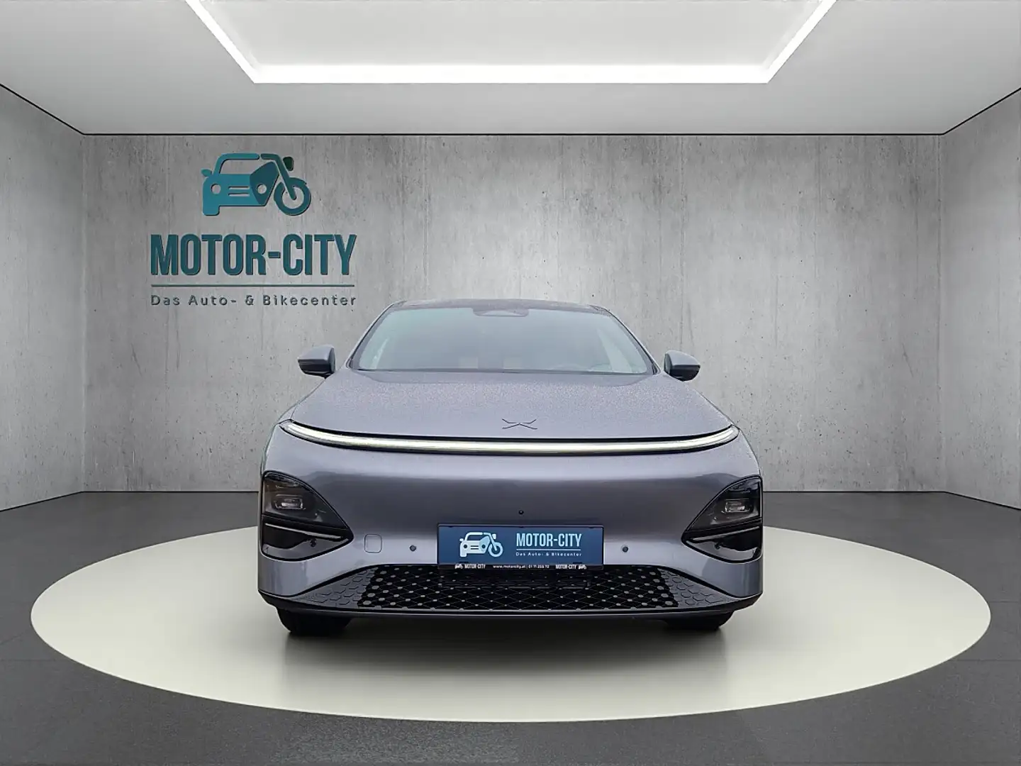 Xpeng G6 Long Range RWD Grau - 2
