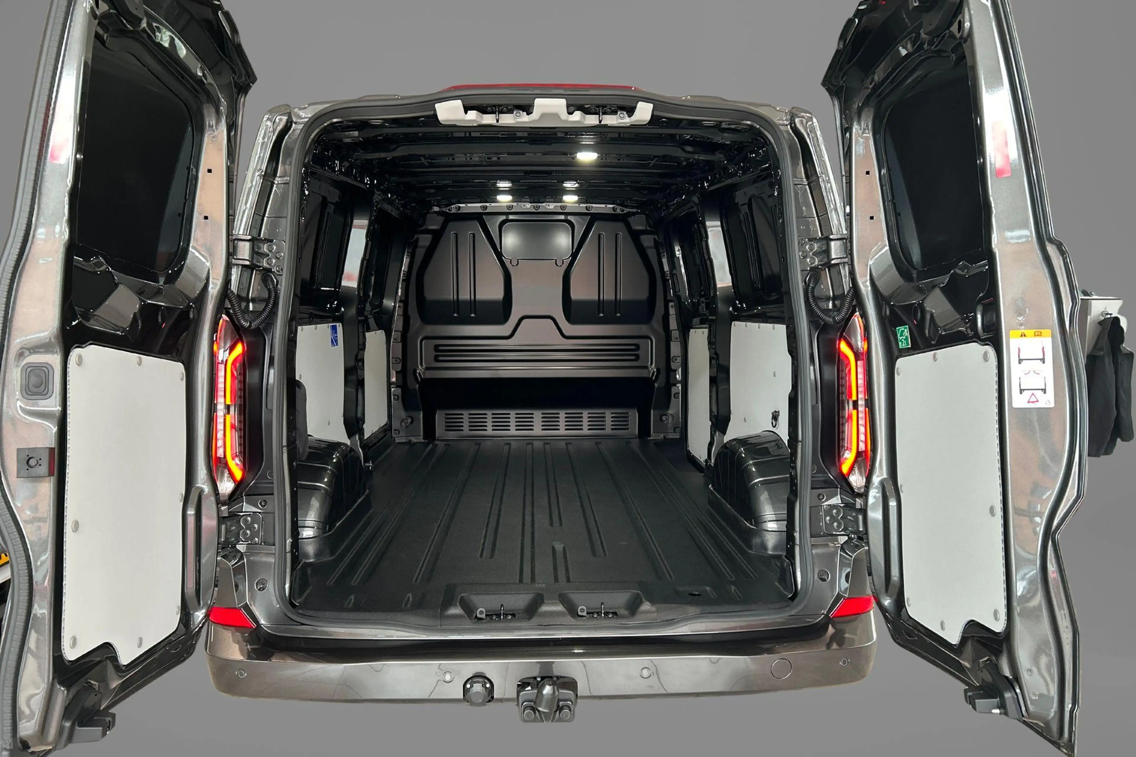 Ford E-Transit Cust. 340 L2H1 Limited 71 kWh | Uit Voorraad Lever — photo 14